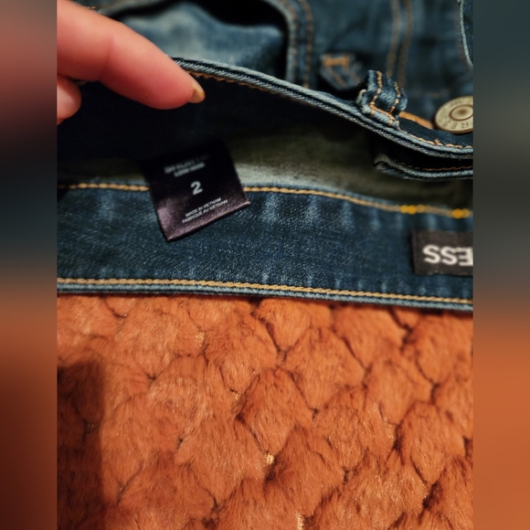 Shotts - Picture 3 of 3